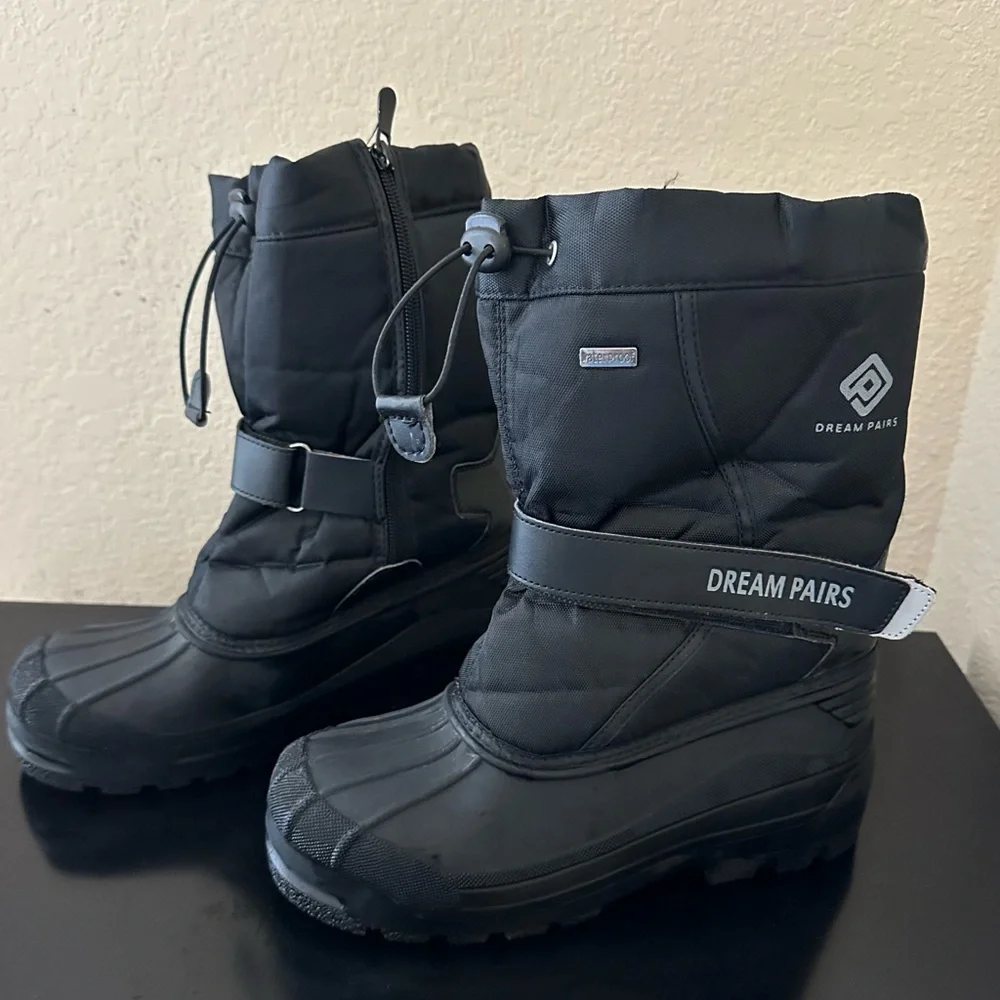 Kids’ Dream Pairs Waterproof Winter Snow Boots | Size 4 - Picture 5 of 8